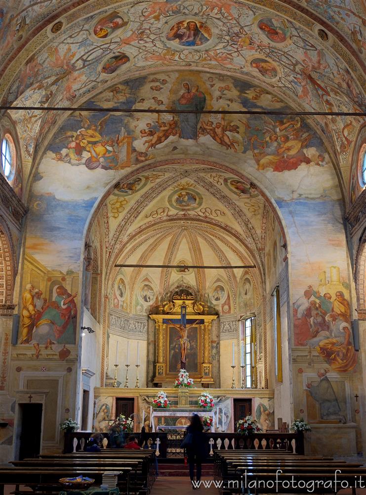 Soncino (Cremona, Italy) - Presbytery and great arch in the Church of Santa Maria delle Grazie